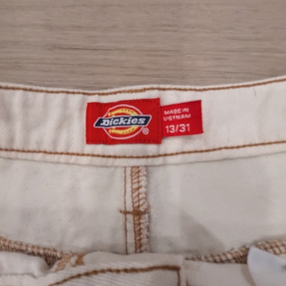 Dickies Cream Shorts -Size 13/31 - Picture 6 of 7